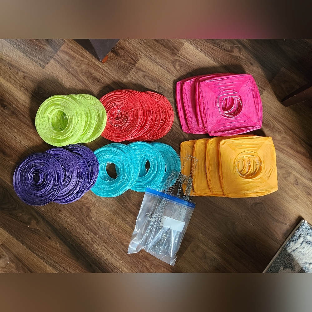 (24) Paper Lanterns Party Decor